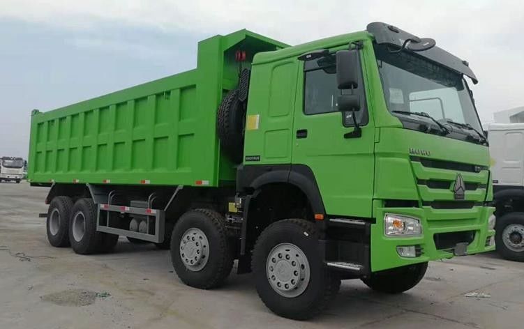 العلامة التجارية الجديدة HOWO 8x4 371HP 25CBM شاحنة قلابة لتعدين النقل