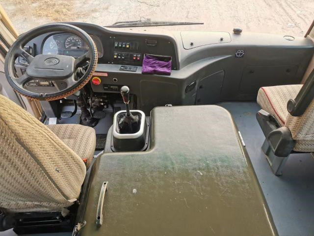 Min Bus ZK6729d Yutong Bus Prix 29 مقعدًا شركة تصنيع الحافلات التجارية المحرك الأمامي