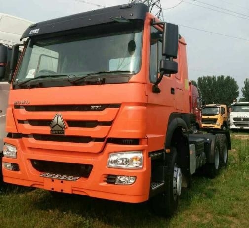 العلامة التجارية الجديدة HOWO 371HP شاحنة جرار 6 × 4 محرك وضع شاحنة جرار