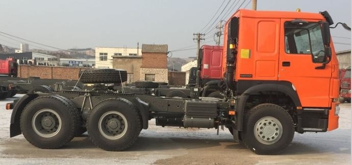 العلامة التجارية الجديدة HOWO 371HP شاحنة جرار 6 × 4 محرك وضع شاحنة جرار