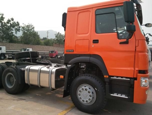 العلامة التجارية الجديدة HOWO 371HP شاحنة جرار 6 × 4 محرك وضع شاحنة جرار