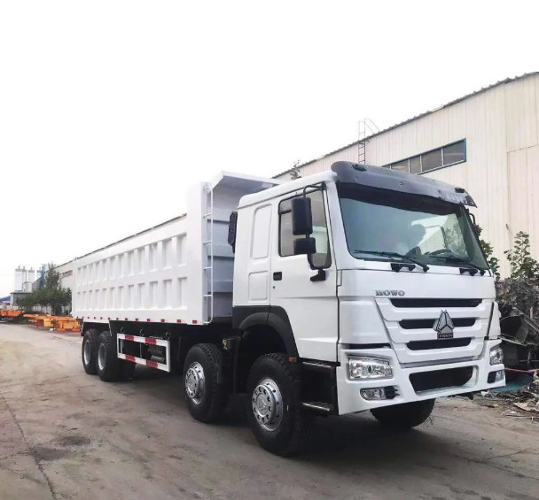 مستعملة متعددة الألوان Howo Drump Truck 8x4 Drive Mode Sinotruk Howo 375Hp Tipper Truck