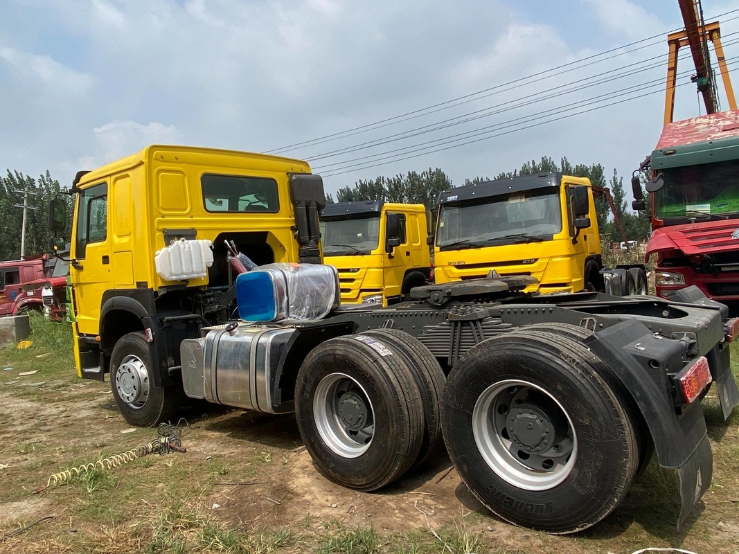 تستخدم HOWO 375hp شاحنة جرار 6 * 4 رأس جرار Howo مستعمل بحالة جيدة
