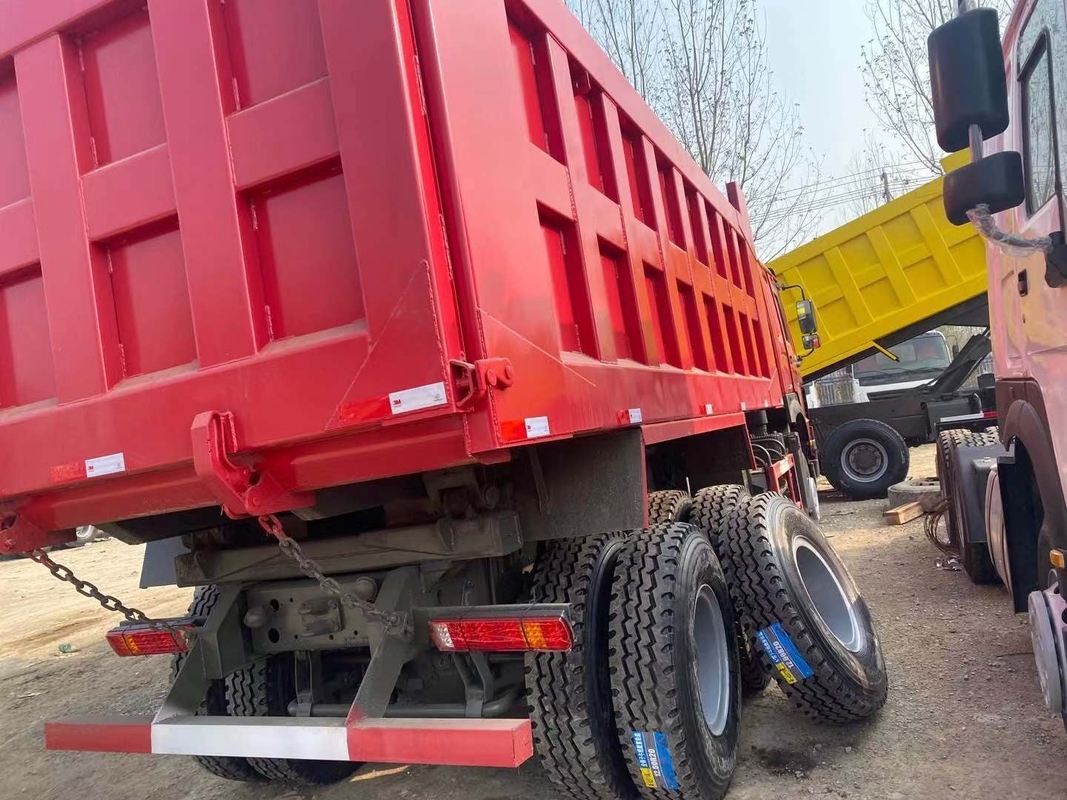 تستخدم Howo Dump Truck 6 * 4 Driving Model Right Hand Driving Way WD615.47 Euro 2
