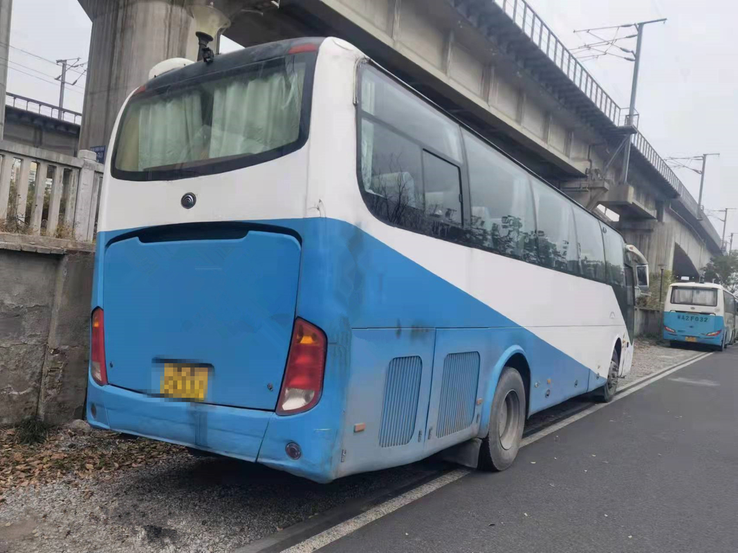 51 مقعدًا تستخدم Yutong ZK6110 Bus حافلة سياحية مستعملة بمحركات ديزل RHD 2010 سنة التوجيه