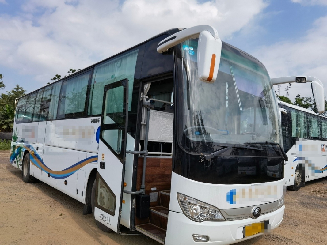 2019 سنة 48 مقعدًا Zk6119 حافلات Yutong مستعملة مع مقعد جديد 40000 كم عدد الكيلومترات حافلة سياحية مستعملة فاخرة