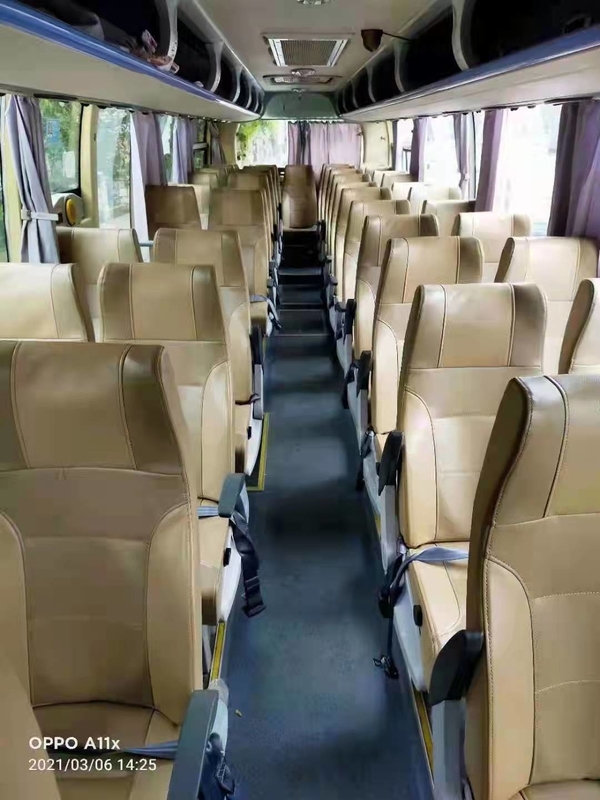 49 مقعدًا 2014 سنة حافلة مستعملة Zk6110 ذات باب مزدوج Yutong Used Coach Company Commuter Bus