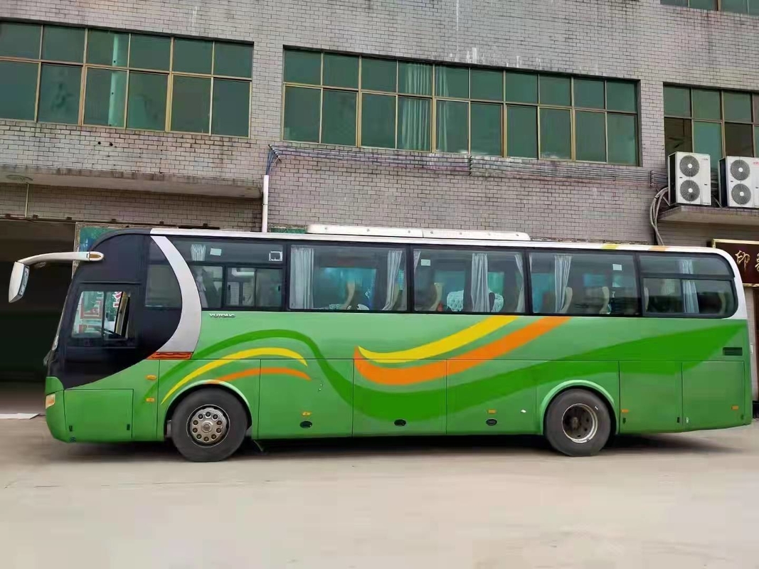49 مقعدًا 2014 سنة حافلة مستعملة Zk6110 ذات باب مزدوج Yutong Used Coach Company Commuter Bus