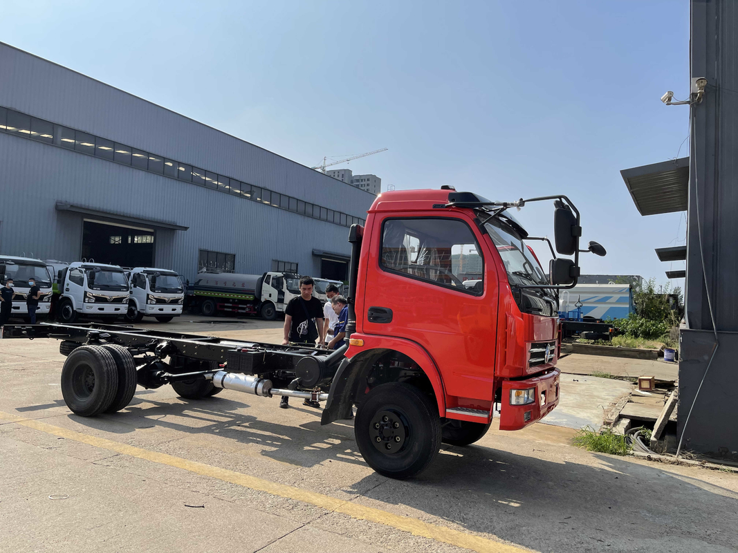 DF 4 * 4 الشاسيه 3.2 T مستعملة شاحنة جرار 140 حصانًا ذات دفع رباعي