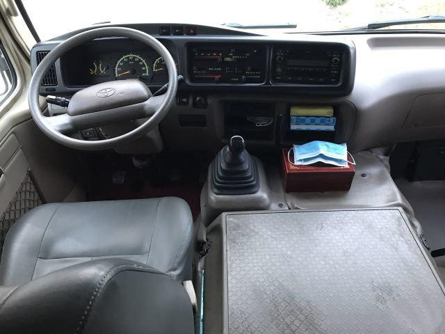 حافلة Toyota Coaster Bus 3TR التي تعمل بالبنزين مستعملة 23 مقعدًا في 2013 سنة الاستخدام