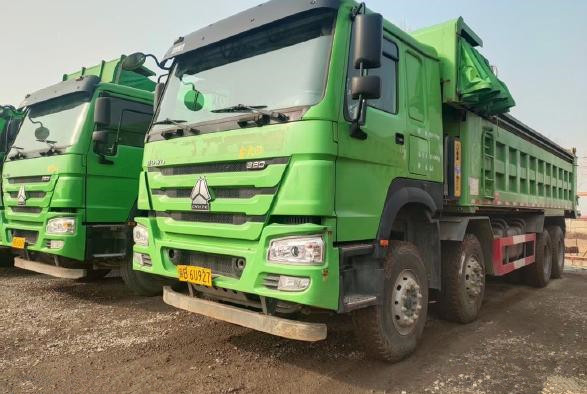 مستعملة ميتسوبيشي فوسو شاحنة قلابة 8 * 4 مع 371hp محرك 40 طن تحميل للبيع