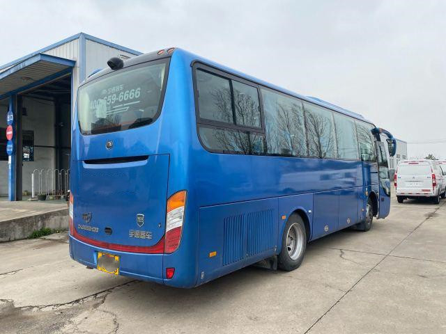 الحافلات المستعملة 37 مقعدًا Yutong Zk6888 الحافلات والمدربين محرك اليد اليمنى