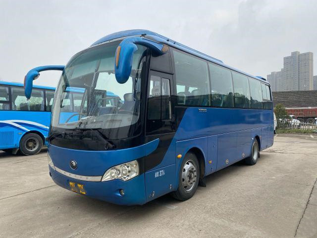 الحافلات المستعملة 37 مقعدًا Yutong Zk6888 الحافلات والمدربين محرك اليد اليمنى