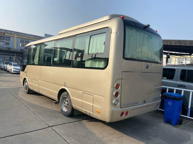 مستعملة حافلات Yutong ZK6728 حافلات ذات محرك ذهبي اللون Yuchai 28 حافلة ركاب في عام 2019