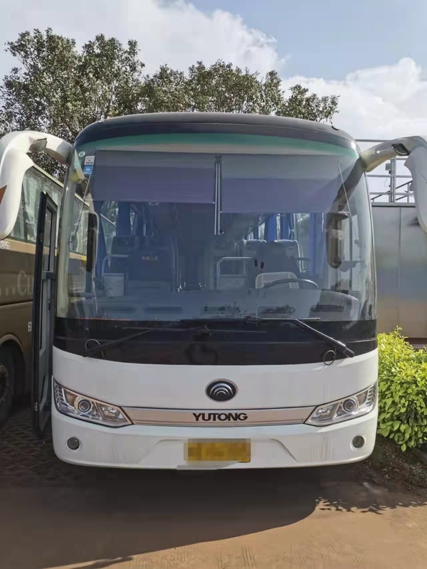 60 مقعدًا 2016 سنة حافلة مستعملة مستعملة Yutong ZK6115 حافلة رخيصة الثمن Cummins Engine LHD