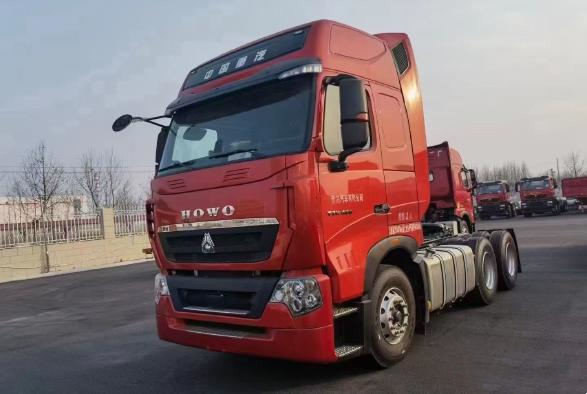 مستعملة شاحنة جرار HOWO 6 * 4480hp T7H LHD / RHD Euro V Engine