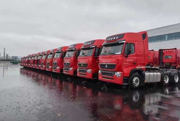 مستعملة شاحنة جرار HOWO 6 * 4480hp T7H LHD / RHD Euro V Engine