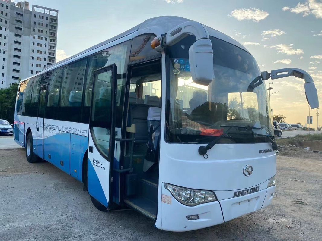 تستخدم حافلة King Long XMQ6110 Buses Coach 55 مقعدًا ببابين Euro IV 2 + 3 Layout