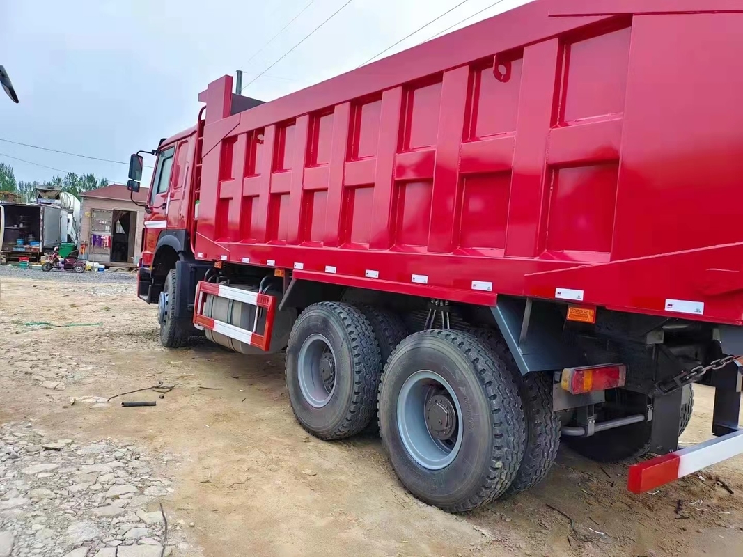 Howo قلابة شاحنة مستعملة قلابة 371 / 375hp مستعملة Sino Truck 6 * 4 8 * 4 Right Hand Drive