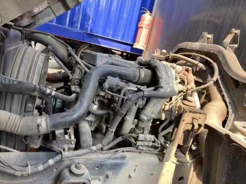 ISUZU Cargo Truck Second Hand Box نوع شاحنة علبة التروس السريعة بطول 9.6 متر