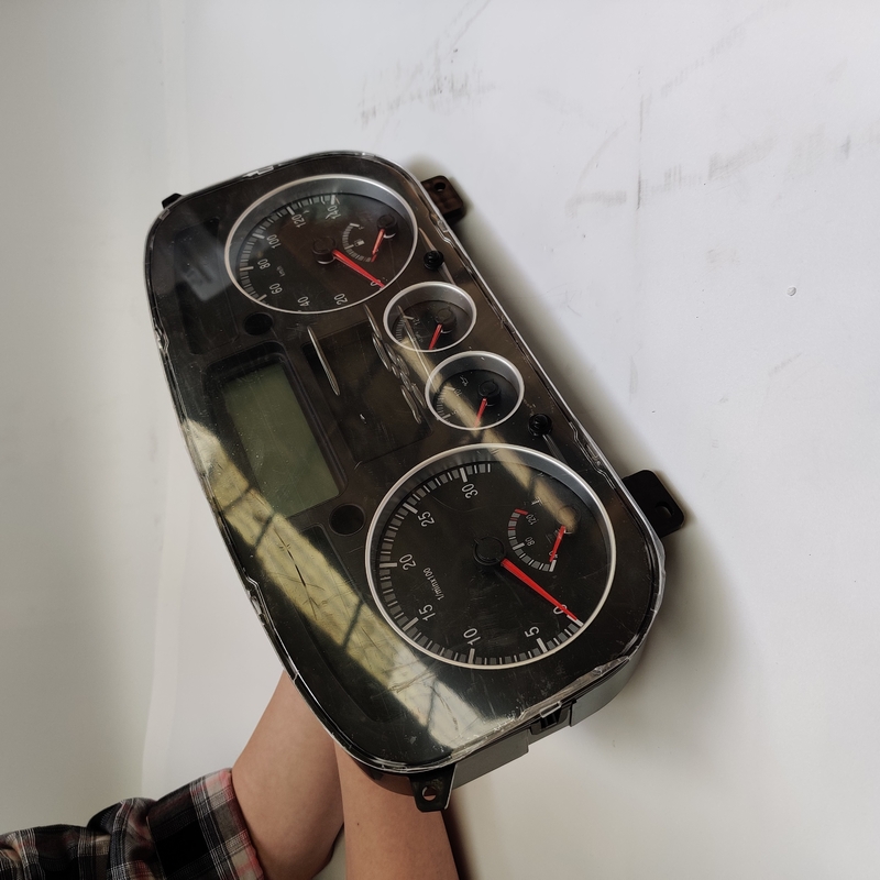 لوحة القيادة لشاحنات Sinotruk Howo Combination Instrument for Drive Cab الداخلية