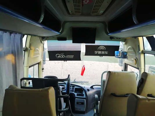 تستخدم Youtong Passenger Coach Bus 49 Passenger Seaters موديل ZK6110 مع محرك Yuchai