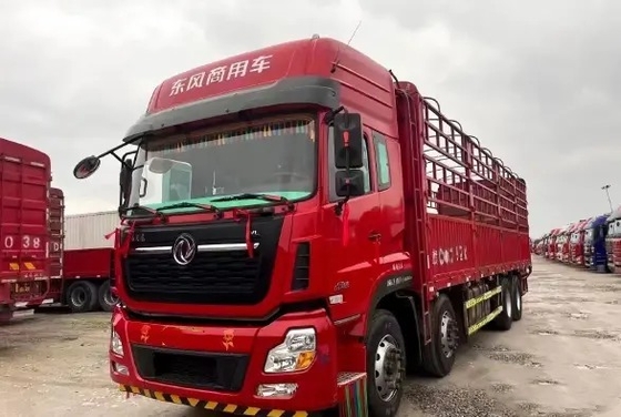 شاحنات البضائع المستعملة 17.8t تحميل مصنّف بسقف عالٍ 420hp 8 × 4 وضع القيادة 12 إطارًا علبة التروس FAST Dongfeng Lorry Truck