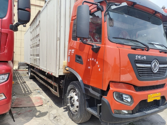 مستعملة شاحنات البضائع الكمون محرك 245 حصان علبة التروس السريعة 10 أمتار كابينة عالية السقف Dongfeng Van Truck