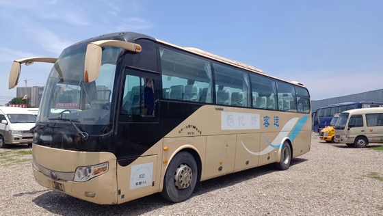 حافلة سفر مستعملة لون وردي 51 مقعد مكيف هواء 11 متر حجرة أمتعة كبيرة اليد الثانية Yutong ZK6110