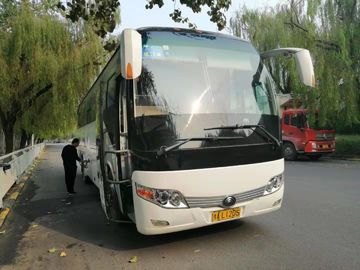 اللون الأبيض Used Yutong Buses 47 مقعد 2013 سنة ديزل Yutong Bus حالة جيدة