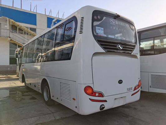حافلة سياحية مستعملة XMQ6771 30 مقعدًا محرك خلفي Cummins 132kw توجيه يسار مستعمل Kinglong حافلة