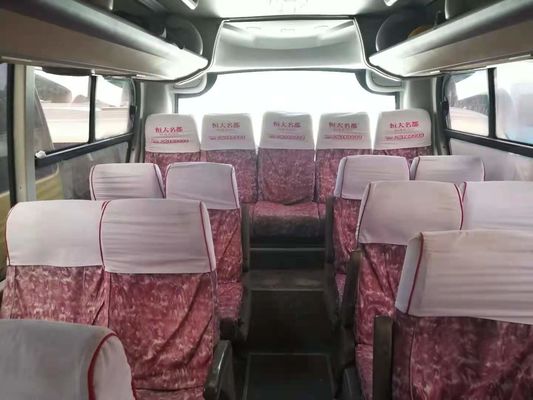 تستخدم Kinglong Bus XMQ6900 ذات الأبواب المزدوجة 39 مقعدًا ، وهيكل فولاذي مقود على بعد كيلومترات منخفضة