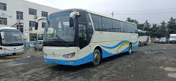 حافلة سياحية مستعملة لأفريقيا تستخدم Golden Dragon Bus Yuchai المحرك الخلفي 233kw 53seats Euro IV وسادة هوائية هيكل منخفض كيلومتر