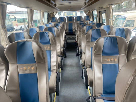 35 مقعدًا 2015 سنة مستعملة حافلة Zk6816 Yutong Used Coach Company Commuter Bus Rear Engine