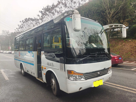 العلامة التجارية Yutong المستخدمة ZK6761 في عام 2017 تستخدم الحافلات العامة البيضاء LHD الديزل محرك Yuchai EURO V 29 مقاعد الحافلات